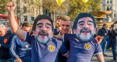 يورو 2020.. مارادونا وسيلة سخرية جماهير أسكتلندا من إنجلترا "صور"