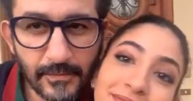 أحمد حلمى الداعم دائمًا لابنته لى لى فى مشروعاتها وفيديوهات الرقص