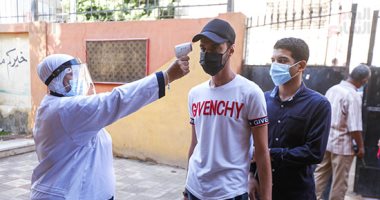 انطلاق امتحانات الدبلومات الفنية وسط إجراءات احترازية.. التعليم: 830 ألف طالب يؤدون الاختبارات ونحذر من الغش وحيازة المحمول.. الطلاب: أسئلة العربى سهلة وبمستوى الطالب المتوسط.. وجروبات الغش تنشر أجزاء الامتحان