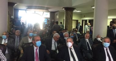 رئيس النيابة الإدارية والمحافظ يفتتحان برنامج التحول الرقمى بمجمع الإسماعيلية.. لايف
