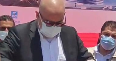 وزير الإسكان يضع حجر منطقة أعمال مركزية بالعلمين على غرار العاصمة الإدارية