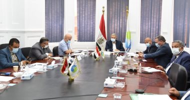 "القابضة للمياه" تعقد جمعية عمومية لشركات المياه لمتابعة تنفيذ مشروعات حياة كريمة 