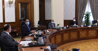 الحكومة تبدأ إجراءات تقنين أوضاع مركبات "التوك توك".. تيسيرات لتشجيع أصحاب "التكاتك" على الترخيص.. وضمه للمبادرة الرئاسية لإحلال المركبات للعمل بالغاز الطبيعى.. ووزارة الداخلية تتولى دراسة المدة المقترحة