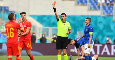 يورو 2020.. ويلز يكمل لقاء إيطاليا بـ10 لاعبين بعد طرد أمباديو "فيديو"