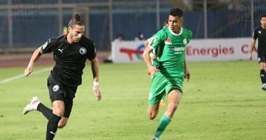 الكاف يجري تعديلات على طاقم تحكيم مباراة بيراميدز والرجاء المغربي 