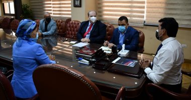 استضافة بطولة العالم للطائرة "جلوس" على مائدة وزير الرياضة