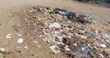 شكوى من تراكم القمامة بشبرا بخوم فى قويسنا بالمنوفية.. ورئيس المدينة يستجيب