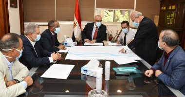وزير الإسكان يتابع موقف تنفيذ مشروعات إحلال وتجديد شبكات مياه الشرب بالقاهرة