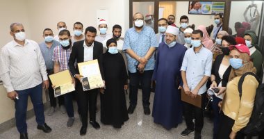 مياه أسيوط تكرم حفظة القرآن الكريم من أبنائها وأسرهم .. صور