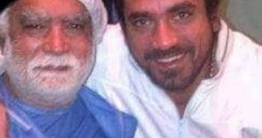 أمير كرارة فى صورة نادرة مع والده: "مفيش كلام هيوفى كل اللى عملته علشانى"