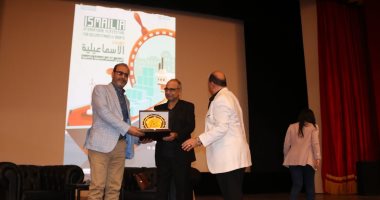 أحمد كمال فى ندوة تكريمه بمهرجان الإسماعيلية: الممثل الجاهل كارثة على الفن