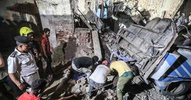 تصادم قطار بضائع بأتوبيس ركاب فى حلوان .. صور
