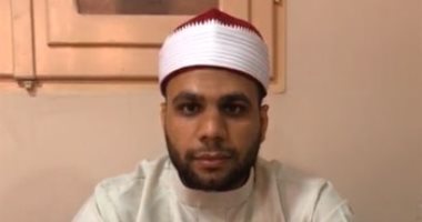 "المتولى" يحاكى مشاهير القراء.. ويهب نفسه لتحفيظ كتاب الله مجانا للأطفال.. لايف