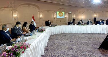 رئيس الوزراء يلتقى رؤساء اللجان النوعية بمجلس النواب.. صور