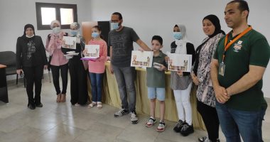 تكريم 4 أطفال رسموا قطع أثرية بمتحف كفر الشيخ ضمن الاحتفالات بأسبوع المتاحف العالمى.. صور