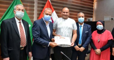 محافظ القليوبية يكرم أبطال الخماسى الحديث بنادي بنها الرياضى