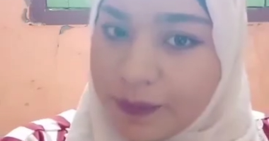 "عايزة حقى".. خريجة اللغة العربية بآداب أسوان تطالب بتعيينها معيدة.. آثار: تعرضت لظلم واختاروا واحدة مكانى وقالوا لى: "اللى اتعين اتعين".. والجامعة ترد ببيان النجاح التراكمى.. تؤكد: الطالبة ليست الأولى.. فيديو