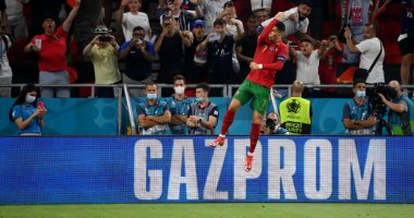 كريستيانو رونالدو يتعادل لـ البرتغال أمام فرنسا 2-2 ويعادل رقم دائي القياسي 