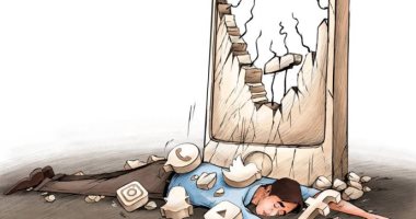 كاريكاتير اليوم.. وسائل التواصل الاجتماعى تدمر الإبداع لدى الإنسان