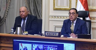 نيابةً عن الرئيس عبد الفتاح السيسى.. مصطفى مدبولى يلقى كلمة حول جائحة كورونا أمام مكتب الاتحاد الأفريقي.. ويؤكد: مصر تخطو خطوات ثابتة أثمرت عن اتفاق لتصنيع اللقاحات محليا.. ومستعدون للشراكة لإنتاجه بإفريقيا