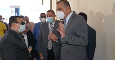 محافظ سوهاج يتفقد مشروعات تطوير سوق السمك وتغطية مفيض ترعة نجع حمادى