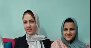 فرحة في منزل الأولي فى الشهادة الإعدادية للصم والبكم بالغربية.. أسرتها: رفعت رأسنا بتفوقها دراسياً.. الطالبة شهد الخلواني:كنت أذاكر دروسى فى المدرسة والمنزل.. شقيقتها: تفوقها شرف لى .. صور وفيديو