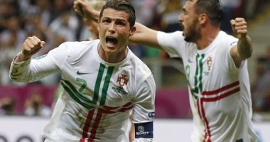جول مورنينج.. رأسية رونالدو تقضي على أحلام التشيك في يورو 2012