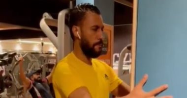 حسام عاشور يؤدى برنامجًا تأهيليًا فى الجيم للتعافى من الصليبى.. فيديو
