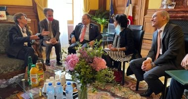 مهمة رسمية ناجحة.. النائب العام يعزز التعاون القضائى بين مصر وفرنسا بلقاء نظيره الفرنسى.. الزيارة تكللت باستعادة 114 قطعة أثرية مصرية نادرة فى باريس.. والمستشار حماده الصاوى يستعرض دور المرأة فى النيابة العامة