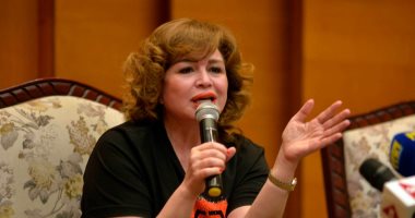 إلهام شاهين: "عمر عبد العزيز مثال للجدعنة وجائزته تكريم لكل دفعته".. صور