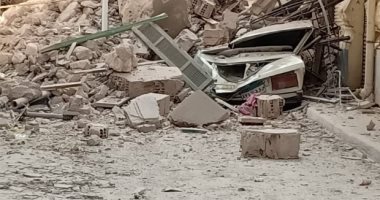 نيابة العطارين تعاين موقع انهيار عقار الإسكندرية وتسمتع لأقوال الشهود