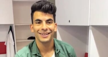 أوباما يحتفل بتمديد تعاقد الزمالك مع أحمد سيد: زيزو مننا وزملكاوى زينا.. فيديو