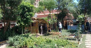 2000 نوع من نباتات الزينة والفاكهة والعطرية والطبية بمشتل جامعة أزهر أسيوط
