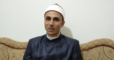 خيركم من تعلم القرآن وعلمه.. الشيخ محمد عبدالصمد حفظ القرآن وختمه فى العاشرة.. حفظ كتاب الله بالقراءات العشر الصغرى والكبرى.. وأجاز الروايات للآلاف من الحفظة.. ويؤكد: من حفظ القرآن رفع الله قدره دنيا وآخرة