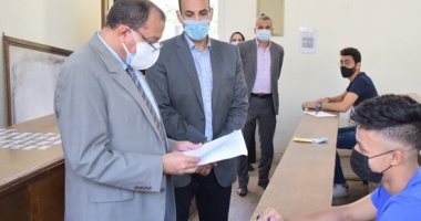 رئيس جامعة بنى سويف يتفقد امتحانات السياحة والفنادق والتربية للطفولة المبكرة