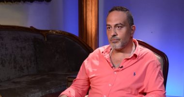 خالد سرحان فى لايت شو: عادل إمام الأب الروحى لى وعملت معه 7 سنوات بالمسرح