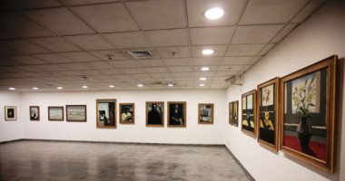 شاهد.. معرض حسن سليمان فى مكتبة الإسكندرية للفن التشكيلى المعاصر