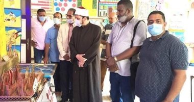 وكيل المنطقة الأزهرية بالإسكندرية يتفقد الوسائل التعليمية الجديدة