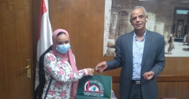صور .. هيئة الاستعلامات تواصل تسليم المراسلين الأجانب إصدارات وزارة الأوقاف المترجمة لتصحيح المفاهيم