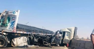 مصرع شخص وإصابة 2 فى تصادم مقطورة حديد بسيارتين بالطريق الإقليمى بالشرقية