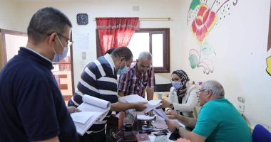 محافظ الوادى الجديد يرفع مكافأة فريق عمل كنترول الشهادة الإعدادية بالخارجة