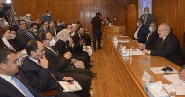 رئيس جامعة القاهرة يفتتح ندوة "مصر وإفريقيا 7 سنوات من الإنجازات"