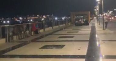 "لو حران اتفرج على جمال كورنيش الغردقة".. إقبال كبير من المواطنين وزوار المدينة.. فيديو