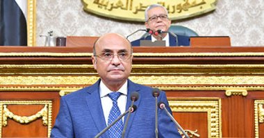 مقار جديدة وميكنة العمل.. وزير العدل يكشف للنواب خطة حل التكدس بالشهر العقارى.. صور