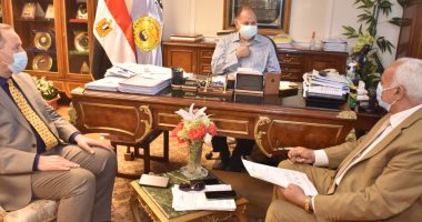 محافظ أسيوط يعتمد 240 درجة القبول بالصف الأول الثانوى العام