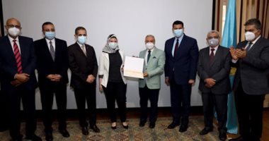 نجاح استئصال ورم نادر برقبة مريض.. ومجلس جامعة طنطا يكرم الفريق الطبى