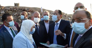 رئيس الوزراء يستعرض سبل تحسين معيشة المواطن من منطقة بطن البقرة العشوائية بعد إزالتها