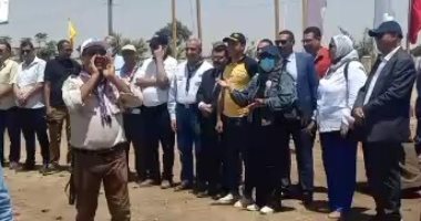 احتفالات أمام سفح هرم ميدوم ببنى سويف احتفالا بثورة 30 يونيو.. فيديو لايف