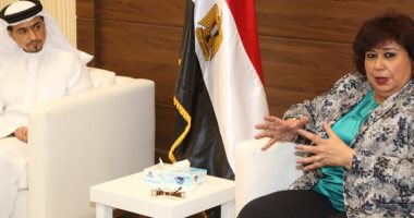 وزيرة الثقافة لـ رئيس الشارقة للكتاب: الاستثمار المعرفى يعود بالنفع على النشر