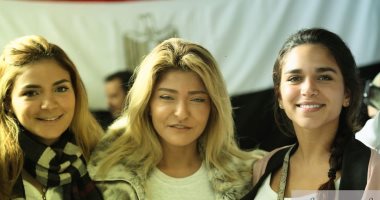 علا غانم وهيفاء وهبى وغادة عبد الرازق جدات فى عز شبابهن